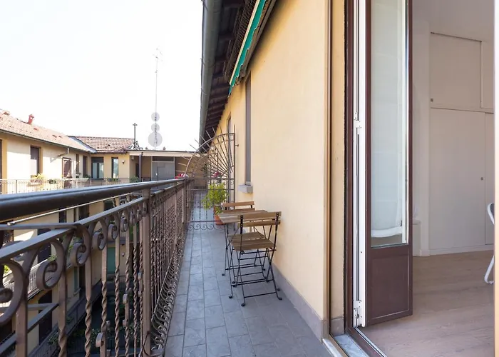 Porta Nuova Bright Studio With Balcony